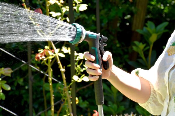 Retractable Garden Hose Reel, 100Ft x 1/2" - Image 4